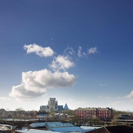 2 Bedroom Penthouse - Large Balcony - Minster View ยอร์ค ภายนอก รูปภาพ
