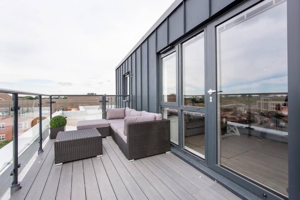 2 Bedroom Penthouse - Large Balcony - Minster View ยอร์ค ภายนอก รูปภาพ